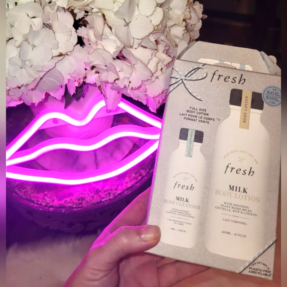 TREAT YOUR Valentine 💝 BRAND NEW by FRESH BATH SET with Bath Milk products 😍 - Picture 1 of 2
